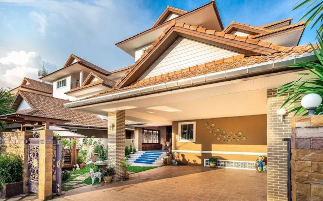 Anyaburi Private Pool Villa