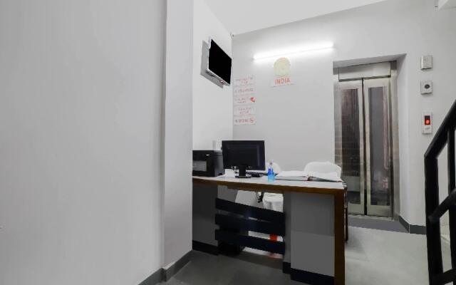 OYO 80978 Silver Stone