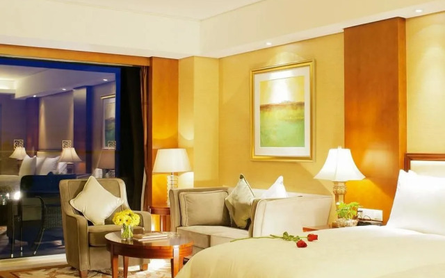 Greentown Island Lake Resort Hotel