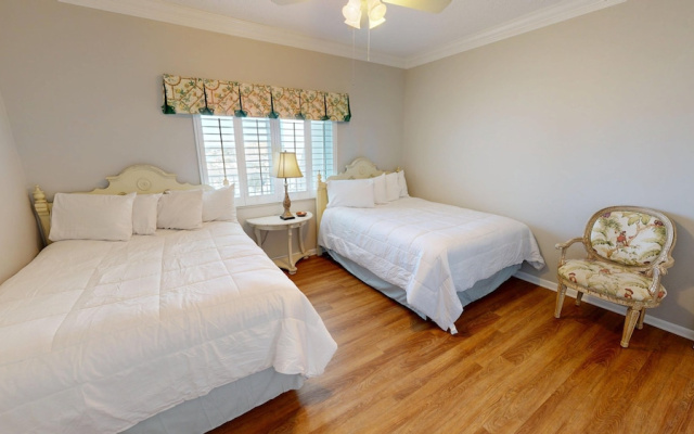 Shoreline Towers 2122 3 Bedroom Condo