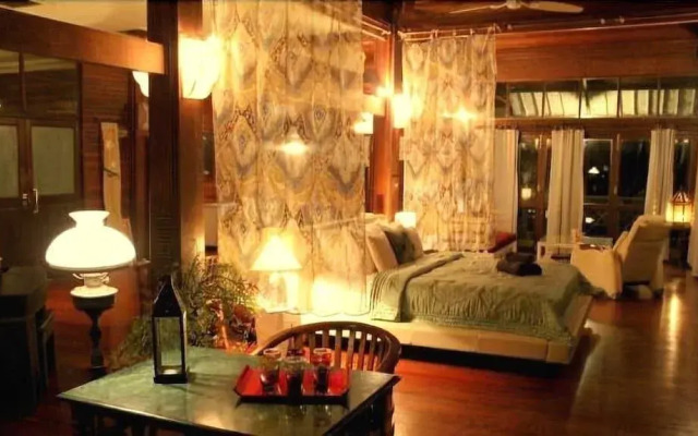 Breve Azurine Lagoon Retreat