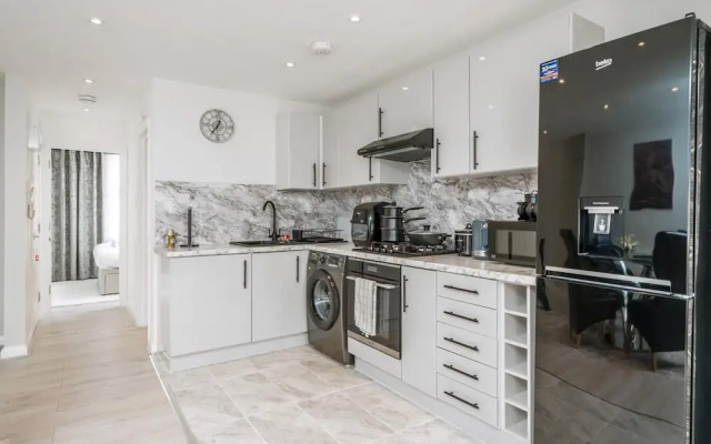 Modern South Wimbledon Stay