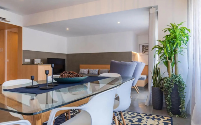 Lovelystay - Sunshine Residence in the Heart of Graça