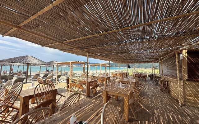 Villa Queen - Stunning 4-bedroom Maisonette in Fourka, Kassandra, Greece