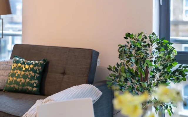 Windsor Luxury Studio Apartment
