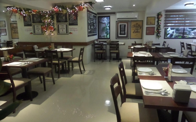 Royal Suites Condotel