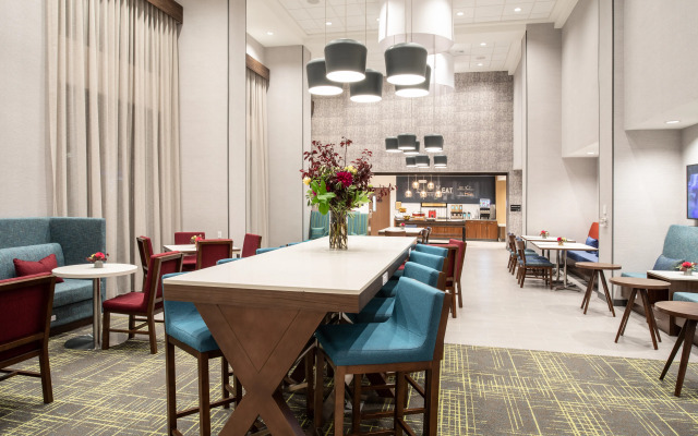Hampton Inn & Suites Watsonville