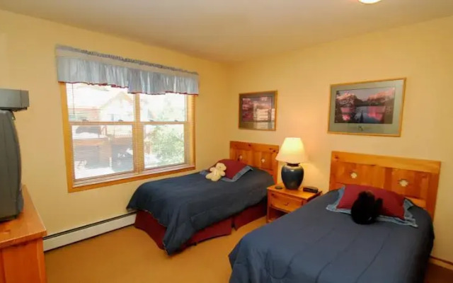 Snake River Village Townhomes