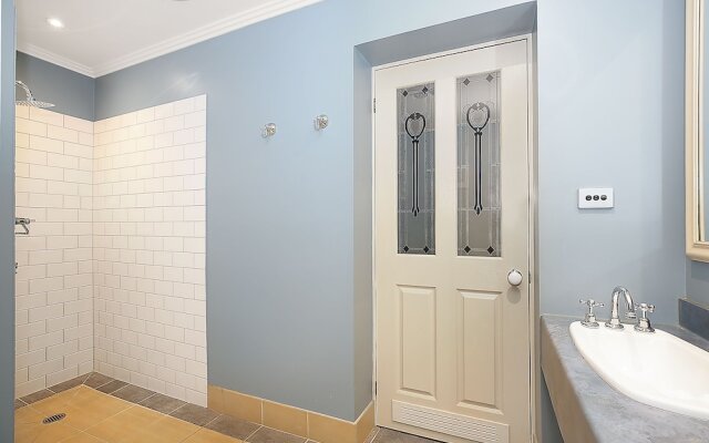 Grand Central Accommodation B&B Cobden