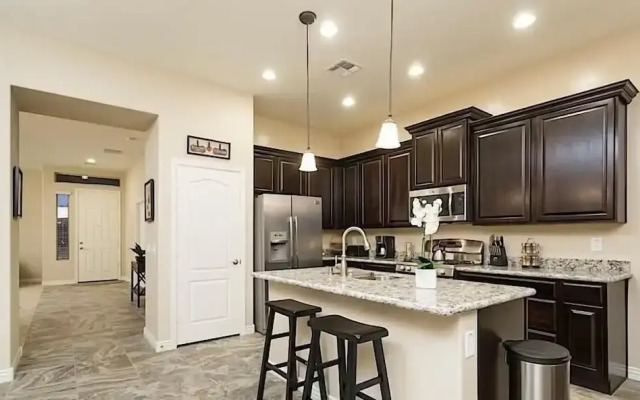 Pleasant Surprise By Signature Vacation Rentals
