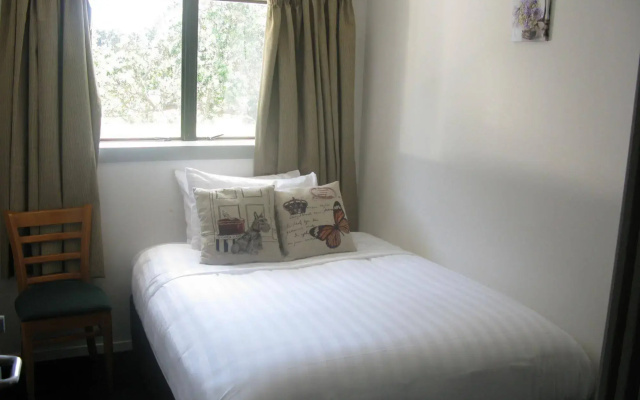 Greenlane Motel