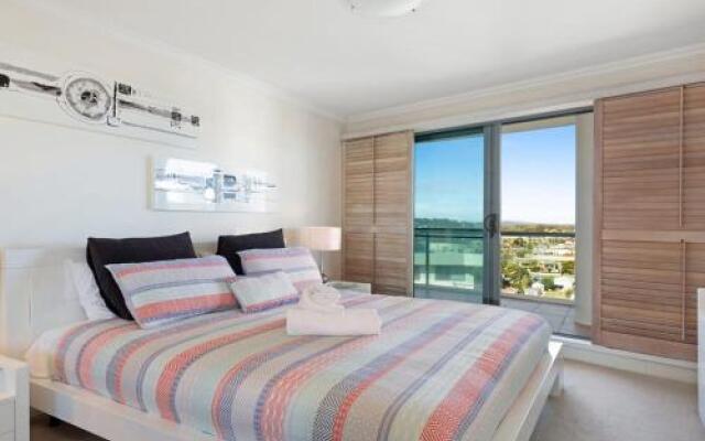 Le Point 702 - Luxury And Views!