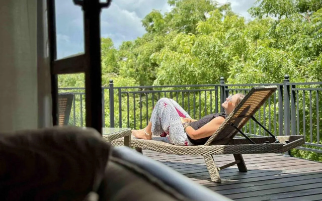 Jungle Paradise Hotel