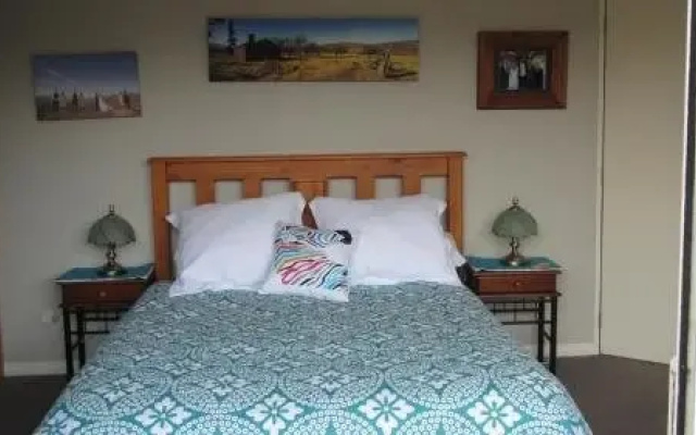 Oma Ell's B&B