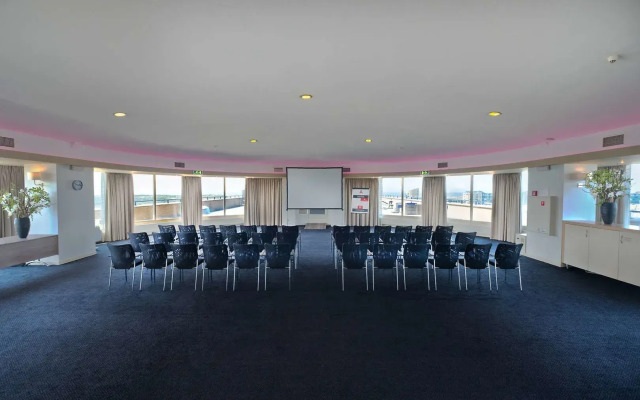 Leonardo Hotel IJmuiden Seaport Beach