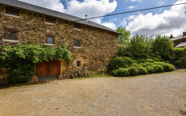 Lovely Farmhouse with Private Swimming Pool in Terrou