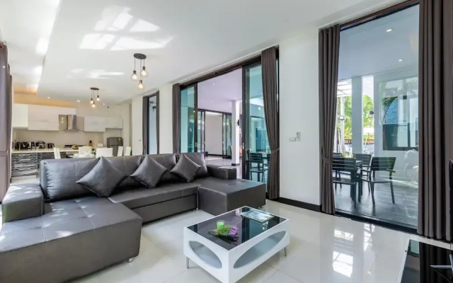 4 Bedroom Modern Pool Villa BL10