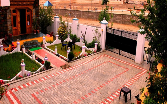Hotel Jeevanam Villa