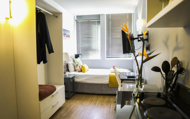 106 on Adderley Accommodation
