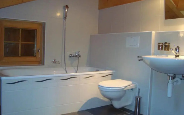 Christoph Standing & Calm Chalet 10 Pers