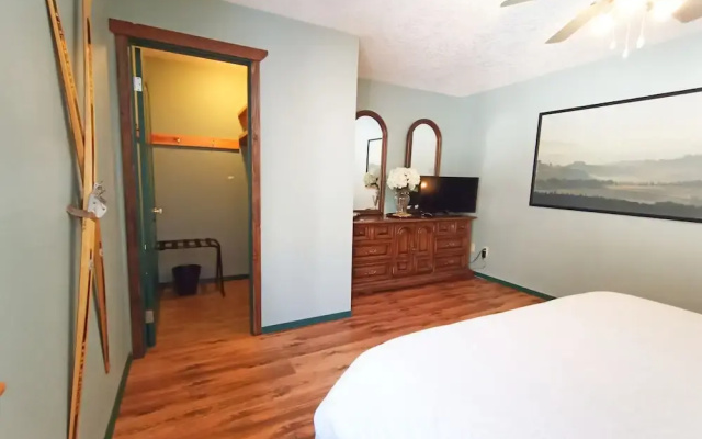 Golden Mountain View Suites