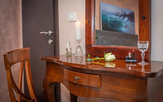 Theatre Luxury Rooms