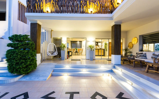 Nostos Hotel