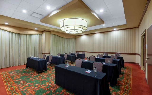 Wyndham Grand Oklahoma City Downtown