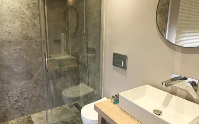 Mellow Blue Hotel