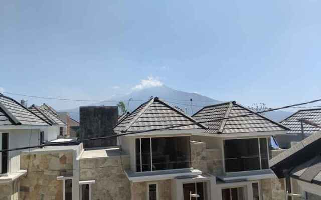 Villa Griya Pesona 3 Bedroom