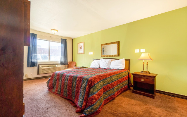 Castle Inn & Suites By OYO Chickasha