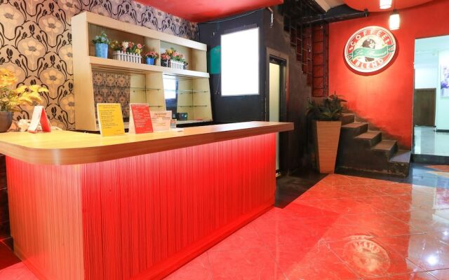 Labuana Homestay & Cafe Garden by ZUZU