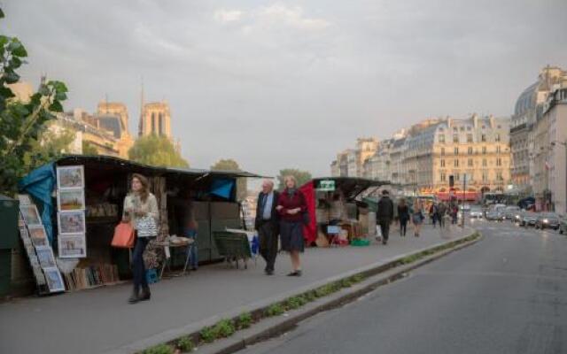 Just Renovated 138m2 On The Seine