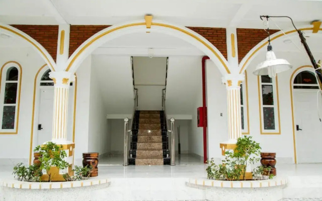 Satraco Royal Hotel