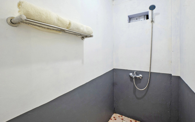 OYO 2519 Mayang Garini