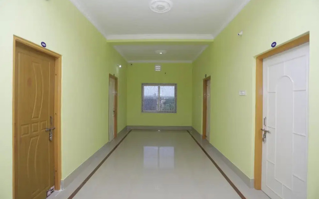OYO 13859 Soveet Residency