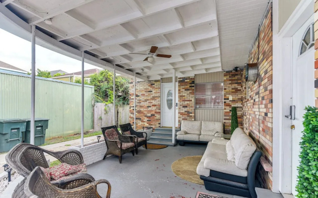 Walk to Beach: Galveston Vacation Rental!