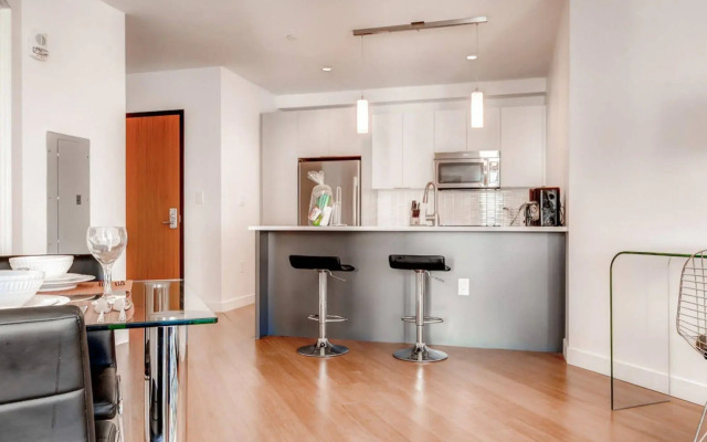 Global Luxury Suites at The Financial District