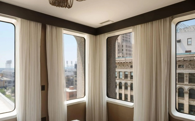 Metropolitan at The 9, Autograph Collection