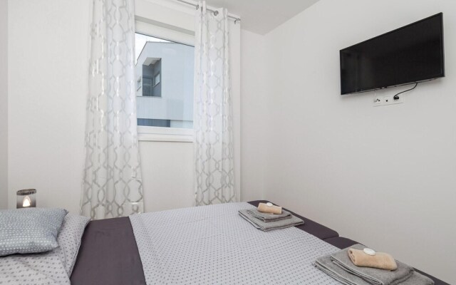 Beautiful Apartment in Novalja With Wifi and 2 Bedrooms