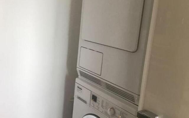 Large studio eiffel tower