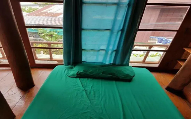 Chill Lom House - Adults Only