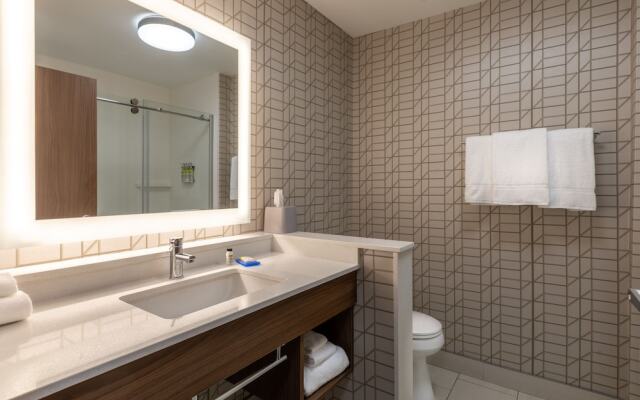 Holiday Inn Express & Suites Greenville S- Piedmont, an IHG Hotel