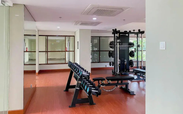Cozy Studio Apartment At Gateway Park Lrt City Bekasi