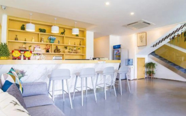 Ershixiong Inn (Zhuhai Chimelong Tourist Resort Store)