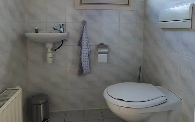 Inviting bungalow in Gelderland with garden