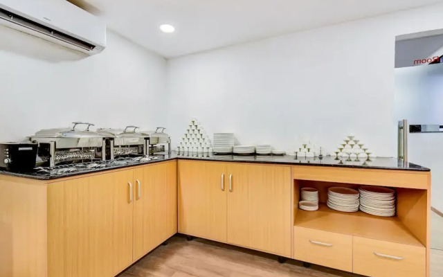 OYO Townhouse 146 Vijay Talkies