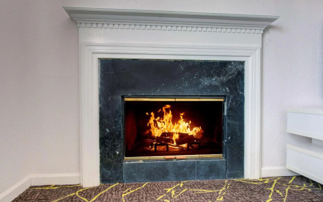 The Roslyn, Tapestry Collection by Hilton