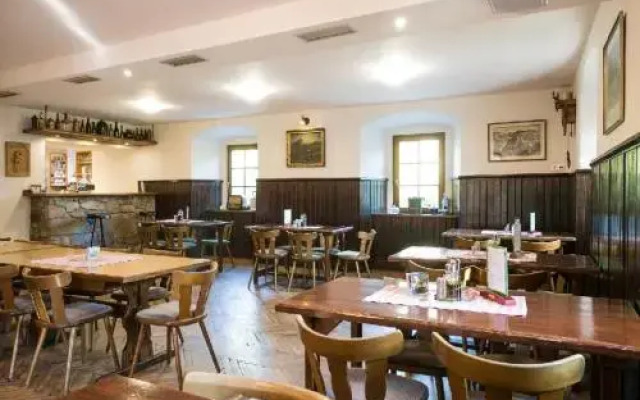 Restaurace a penzion Stará pošta