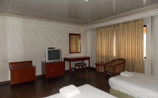 Grand Regal Hotel Bacolod